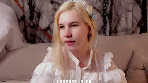 Eliz online show from 11/06/25, 02:01