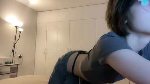 Snapshot of bezvanili chatting on 03/02/25, 10:16 bezvanili online show from 03/02/25, 10:16