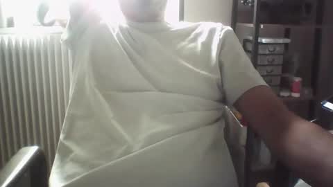 Snapshot of bgs18000 chatting on 09/29/25, 12:32 bgs18000 online show from 09/29/25, 12:32