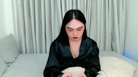 Snapshot of bhabytrans69 chatting on 11/27/25, 08:22 BHABY 3 online show from 11/27/25, 08:22