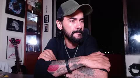 Snapshot of bhbroadcast chatting on 04/21/26, 01:18 bhbroadcast online show from 04/21/26, 01:18