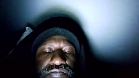 Snapshot of bi582945 chatting on 11/28/25, 12:24 bi582945 online show from 11/28/25, 12:24