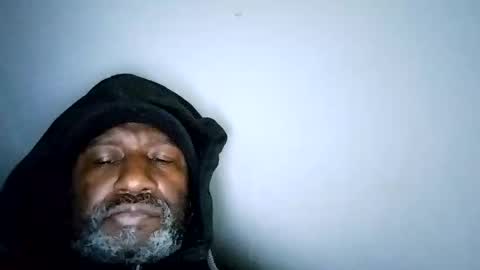 Snapshot of bi582945 chatting on 11/30/25, 05:17 bi582945 online show from 11/30/25, 05:17