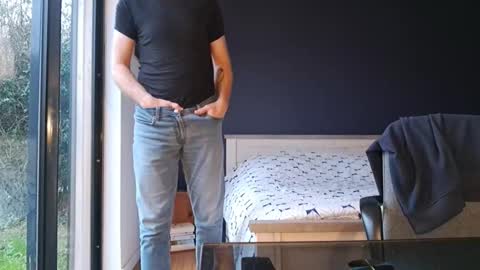 My name is David and if you like public exhibitions you wont be disappointed with me LoL - My favorite vibes is 44  online show from 01/01/25, 02:52