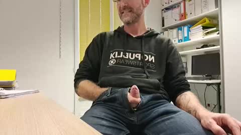 My name is David and if you like public exhibitions you wont be disappointed with me LoL - My favorite vibes is 44  online show from 11/12/25, 04:07