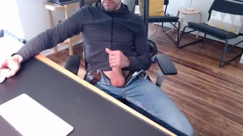 Snapshot of bi_sexy_man chatting on 05/21/26, 02:24 bi_sexy_man online show from 05/21/26, 02:24