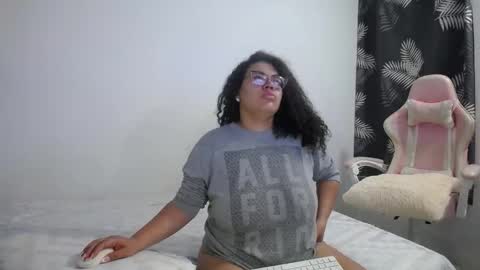 Bianca Tuesday to Sunday from 2am to 6am UTC-5 online show from 02/18/26, 09:27