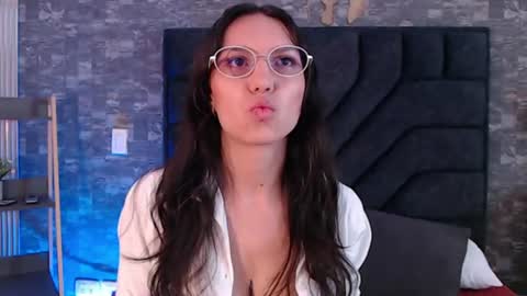 Snapshot of bianca_ks chatting on 06/29/26, 01:11 Bianca online show from 06/29/26, 01:11