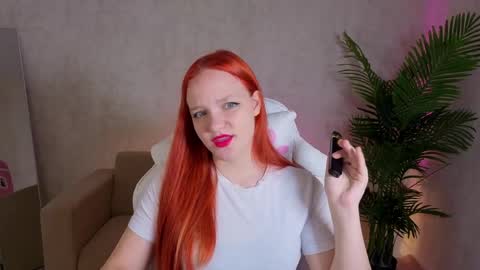 Snapshot of bianca_touch chatting on 05/19/26, 04:30 Candace online show from 05/19/26, 04:30