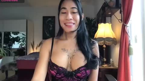 Snapshot of bianca_transpinay chatting on 10/29/25, 11:45 Bianca Transgirl online show from 10/29/25, 11:45