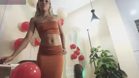 Snapshot of biancaa__18 chatting on 11/20/25, 12:05 biancaa__18 online show from 11/20/25, 12:05