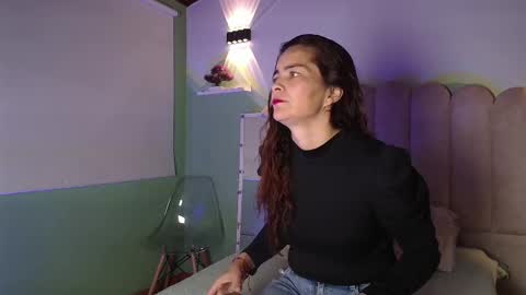 Snapshot of biancaluxx1 chatting on 03/24/26, 12:32 Bianca online show from 03/24/26, 12:32