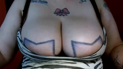 Snapshot of bianka_star_ chatting on 12/20/25, 02:02 bianca online show from 12/20/25, 02:02