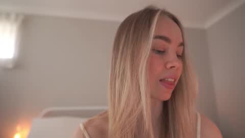 Snapshot of bibi_it_is chatting on 11/19/25, 02:33 Bibi online show from 11/19/25, 02:33