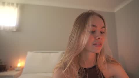 Snapshot of bibi_it_is chatting on 12/19/25, 02:29 Bibi online show from 12/19/25, 02:29