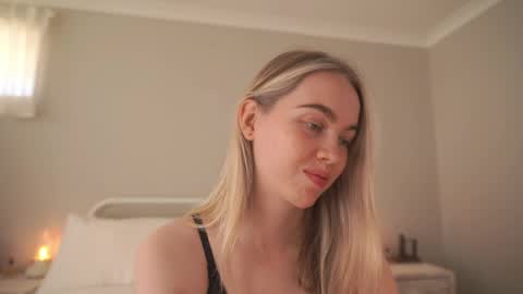 Snapshot of bibi_it_is chatting on 03/24/26, 07:13 Bibi online show from 03/24/26, 07:13