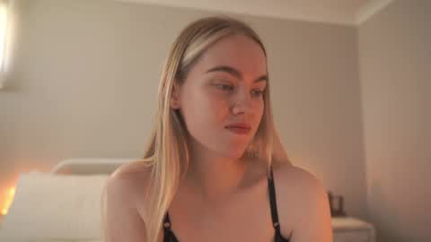 Snapshot of bibi_it_is chatting on 04/04/26, 01:59 Bibi online show from 04/04/26, 01:59