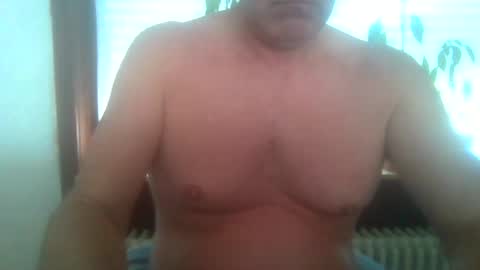 Snapshot of bieben1985 chatting on 06/25/26, 12:42 Ben online show from 06/25/26, 12:42