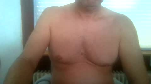 Snapshot of bieben1985 chatting on 07/13/26, 06:05 Ben online show from 07/13/26, 06:05