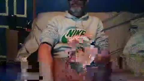 Snapshot of big9inchsnake chatting on 01/17/25, 11:38 big9inchsnake online show from 01/17/25, 11:38