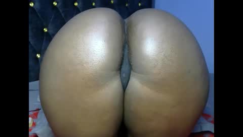 Snapshot of big_black_bootyy chatting on 10/16/25, 01:01 bbw online show from 10/16/25, 01:01