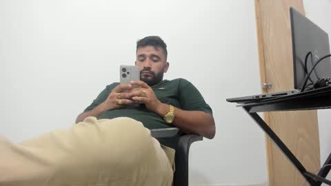 Tommy online show from 10/28/25, 01:53