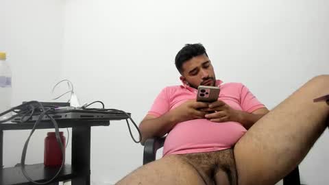 Snapshot of big_dad69 chatting on 01/12/26, 02:50 Tommy online show from 01/12/26, 02:50