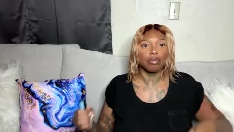 Snapshot of big_lavish chatting on 01/06/25, 04:04 Big Lavish online show from 01/06/25, 04:04