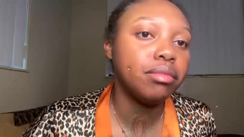 Snapshot of big_lavish chatting on 03/09/25, 12:09 Big Lavish online show from 03/09/25, 12:09