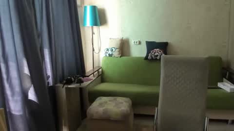 mom online show from 05/05/26, 02:41