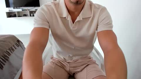 Snapshot of big_white_dick7 chatting on 11/25/25, 08:31 temporarily free online show from 11/25/25, 08:31