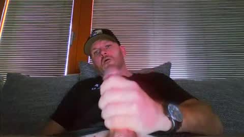 Snapshot of bigapolllo chatting on 10/22/25, 08:47 Bigapolllo online show from 10/22/25, 08:47