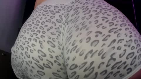 Snapshot of bigass_hot1 chatting on 10/30/25, 06:59 KATERINE online show from 10/30/25, 06:59