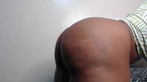 Snapshot of bigass_scarlet chatting on 04/19/26, 07:51 Estrella online show from 04/19/26, 07:51