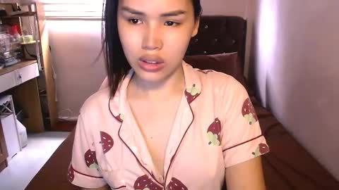 Mia online show from 09/11/25, 04:56