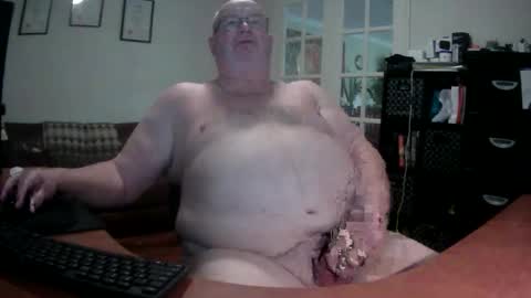 Snapshot of bigaussie5 chatting on 04/24/26, 07:00 Bigaussie online show from 04/24/26, 07:00