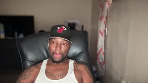 Snapshot of bigbackwoodcali chatting on 09/17/25, 07:15 bigbackwoodcali online show from 09/17/25, 07:15