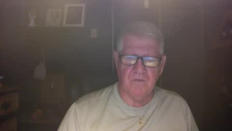 Snapshot of bigbeerdrinker1 chatting on 10/15/25, 04:12 bigbeerdrinker online show from 10/15/25, 04:12