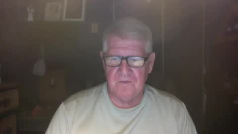 Snapshot of bigbeerdrinker1 chatting on 10/16/25, 04:13 bigbeerdrinker online show from 10/16/25, 04:13