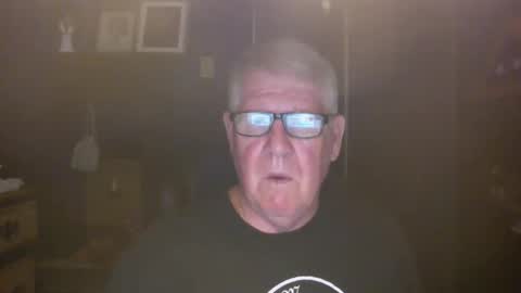 Snapshot of bigbeerdrinker1 chatting on 10/19/25, 04:46 bigbeerdrinker online show from 10/19/25, 04:46