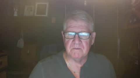 Snapshot of bigbeerdrinker1 chatting on 11/05/25, 05:40 bigbeerdrinker online show from 11/05/25, 05:40