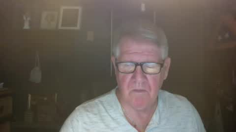 Snapshot of bigbeerdrinker1 chatting on 11/20/25, 05:56 bigbeerdrinker online show from 11/20/25, 05:56