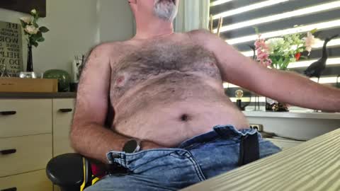 Snapshot of bigbibear88 chatting on 06/30/26, 09:54 bigbibear88 online show from 06/30/26, 09:54
