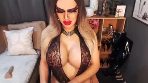 Loraine Cruz online show from 02/26/25, 06:04