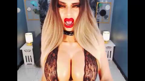 Snapshot of bigbomblhoraine chatting on 03/27/26, 03:01 Loraine Cruz online show from 03/27/26, 03:01