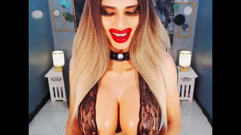 Snapshot of bigbomblhoraine chatting on 04/14/26, 11:27 Loraine Cruz online show from 04/14/26, 11:27