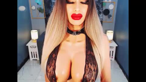 Snapshot of bigbomblhoraine chatting on 05/04/26, 02:13 Loraine Cruz online show from 05/04/26, 02:13