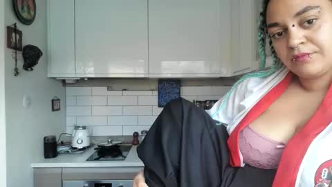 Snapshot of bigboobemily chatting on 10/29/25, 01:46 bigboobemily online show from 10/29/25, 01:46