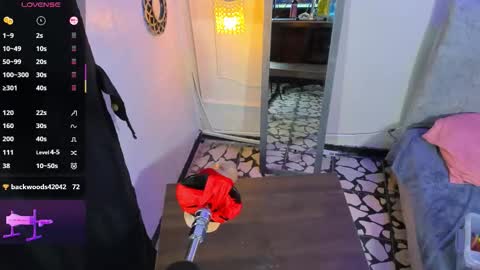 Snapshot of bigboobs_violeta chatting on 03/10/26, 08:25 VIOLETA online show from 03/10/26, 08:25