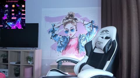 Snapshot of bigboobsalise chatting on 12/29/24, 05:44 Alise online show from 12/29/24, 05:44